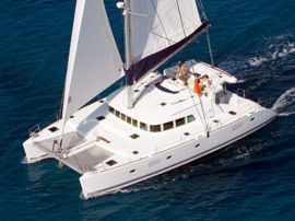 catamaran_charter_lagoon_500_sailing2